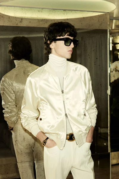 Look 24